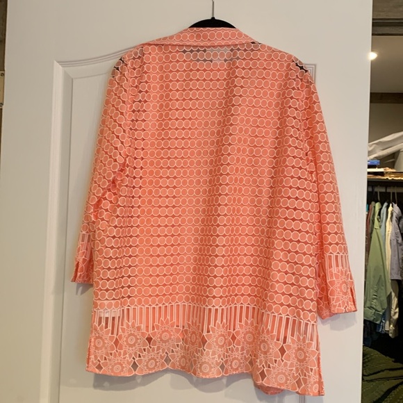 NWT Beautiful coral colored blouse w/ attached tank and silver tone necklace - Picture 2 of 9